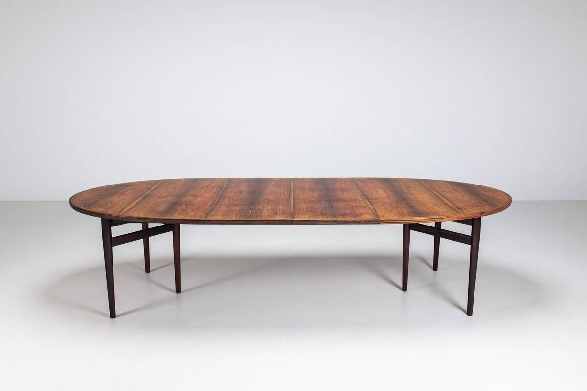 Arne Vodder oval dining table model 212 in rosewood Sibast Denmark 1960