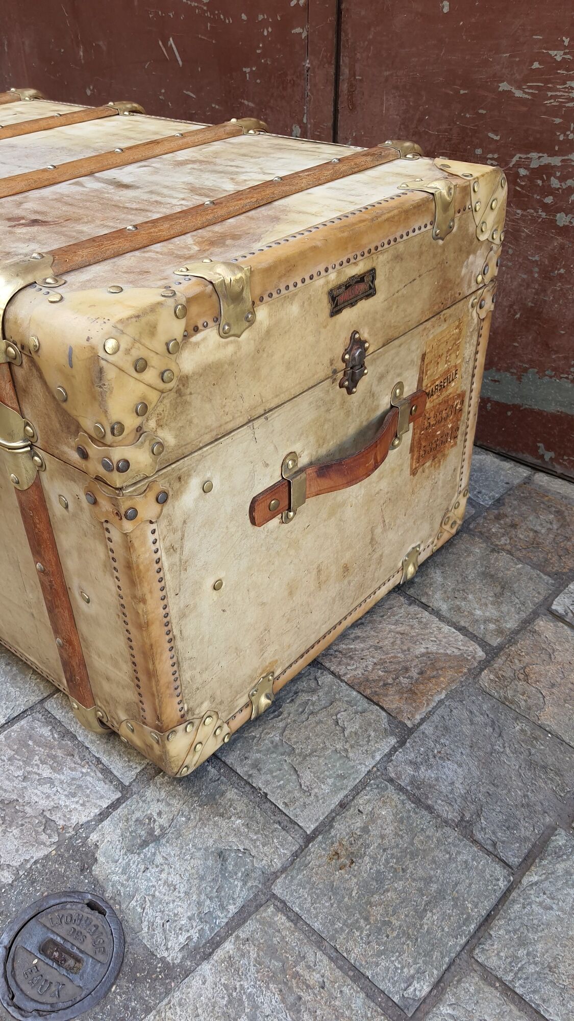 Malle auto travel trunk made of pigskin