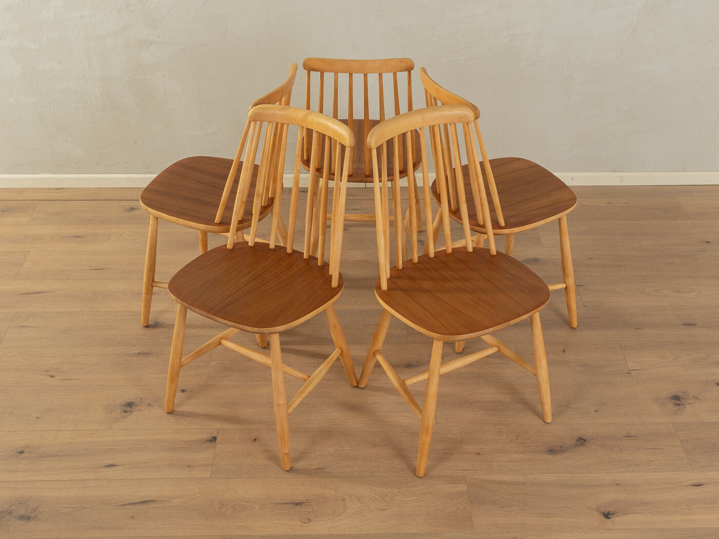 Chaises à broche dans le style d'Ilmari Tapiovaara, années 1960, ensemble de 5