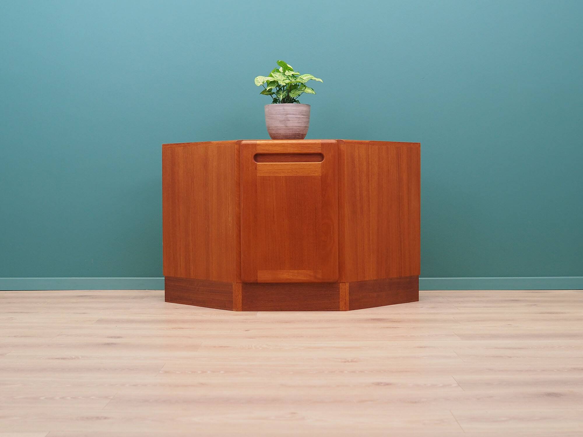 Teak cabinet, Danish design, 1970s, production: Denmark