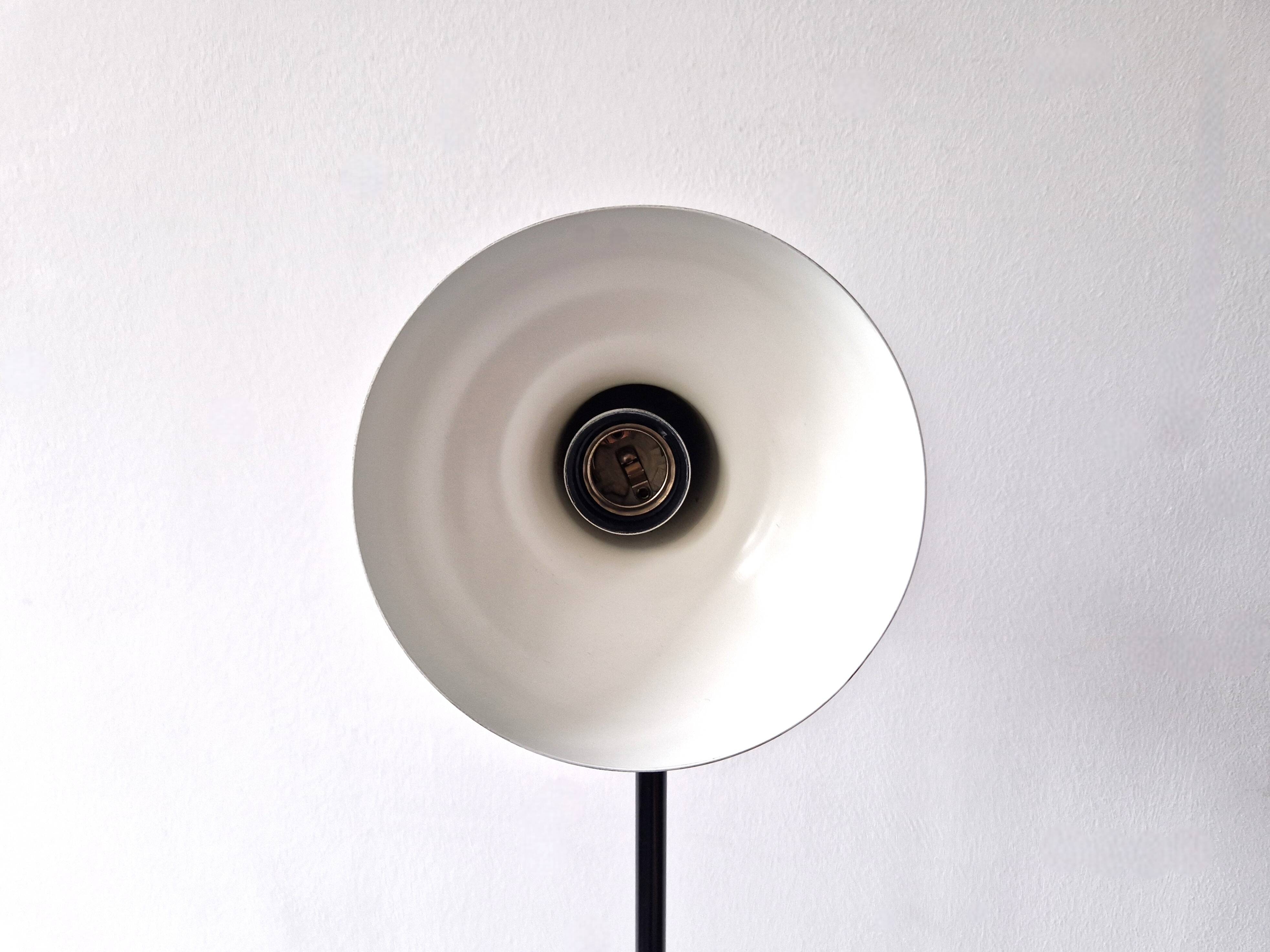 Black model 5427 adjustable floor lamp model for hagoort, 1970's