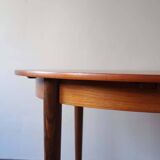 Scandinavian round table