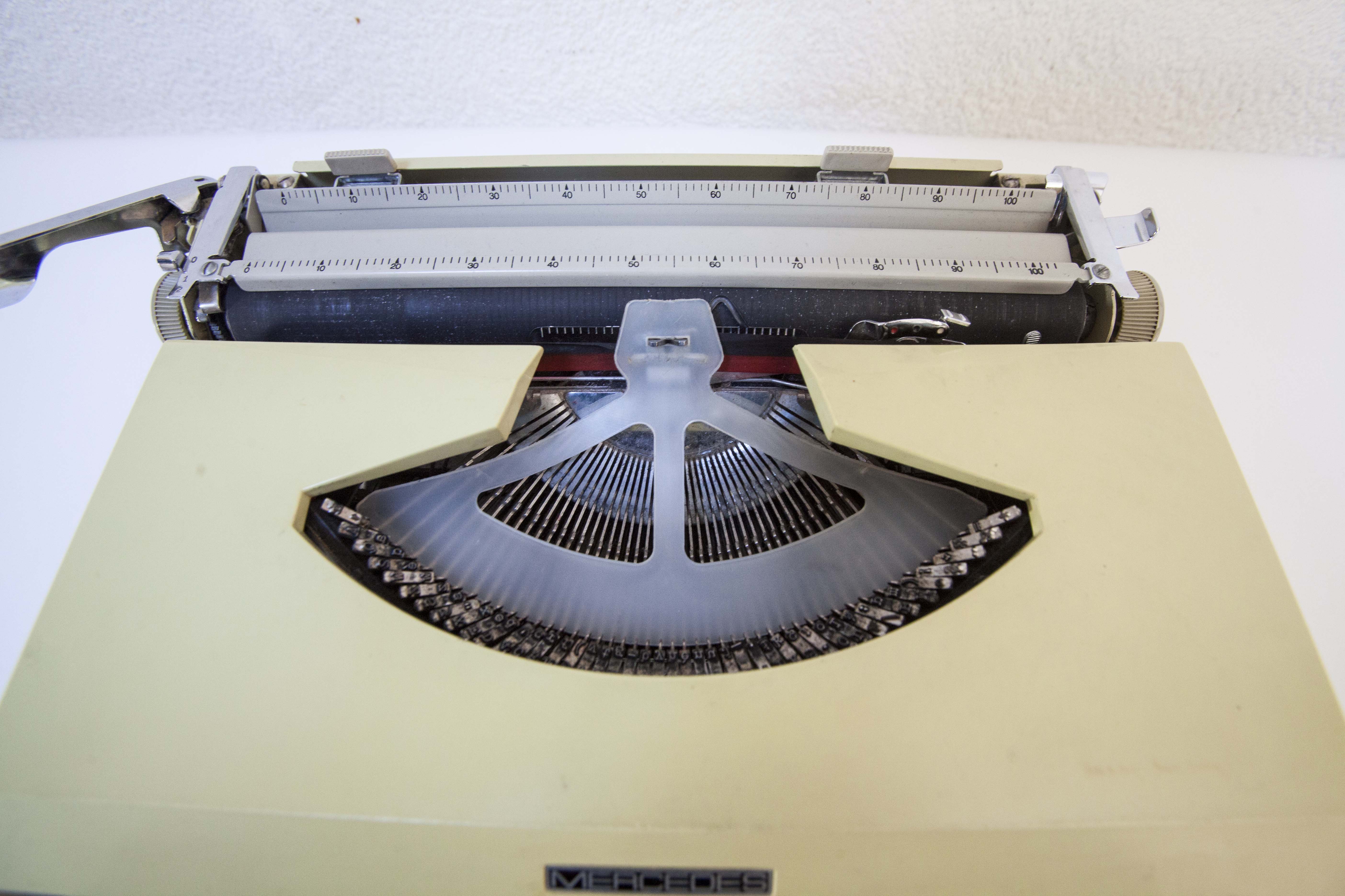 Mercedes character typewriter elite 1969