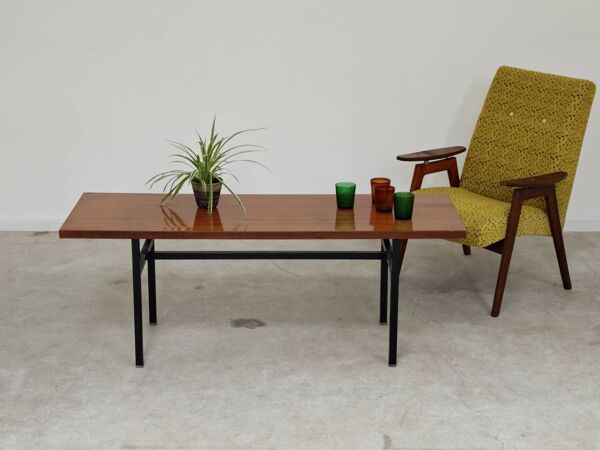 Table basse en métal et bois, ex Tchécoslovaquie 1970
