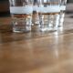 Lot de 8 verres granités blancs