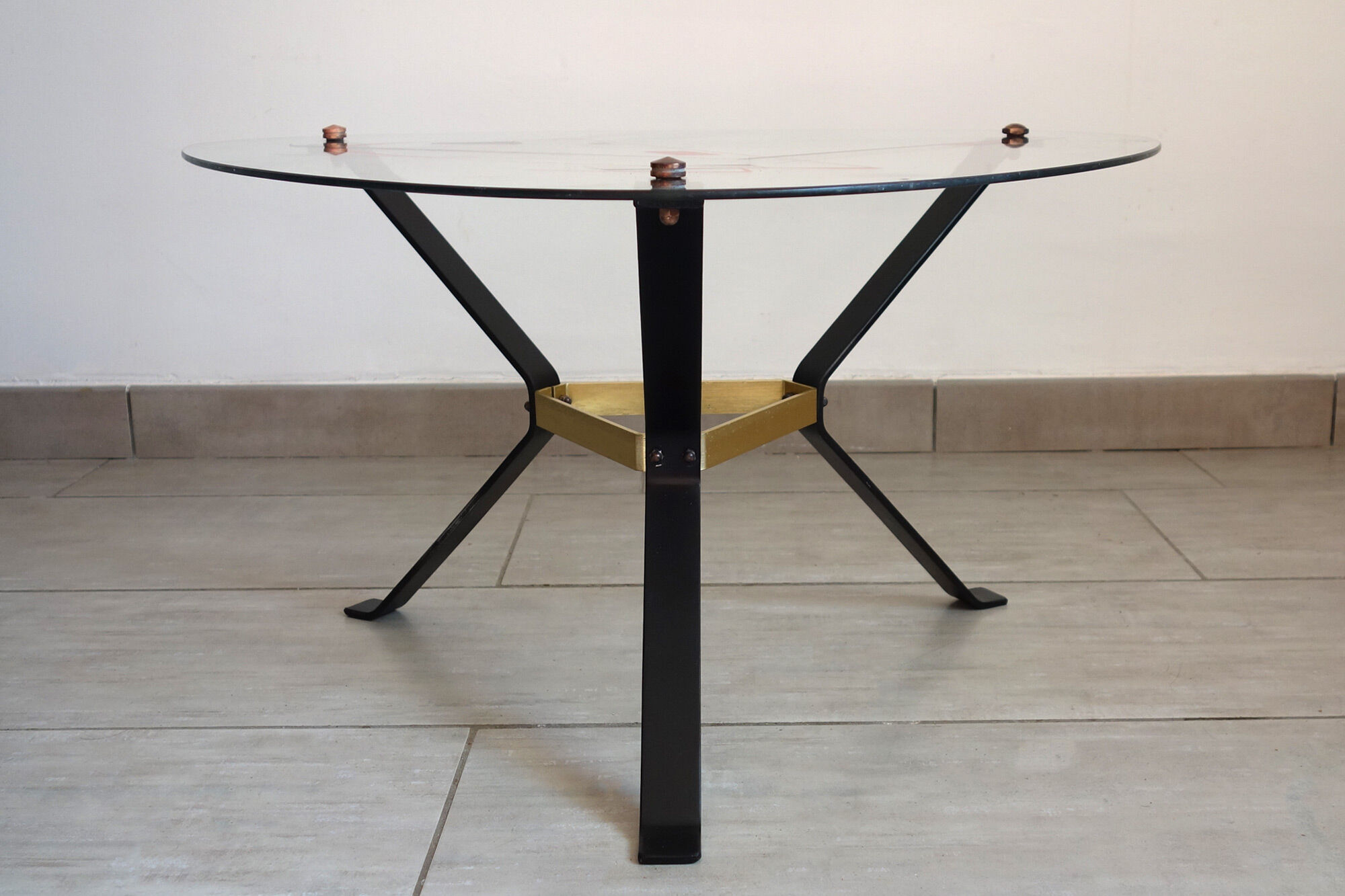 Vintage coffee table geometric decorations