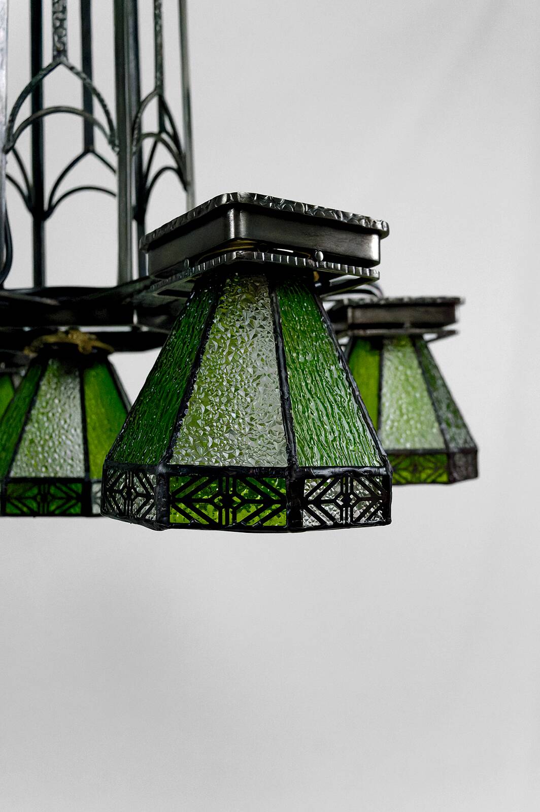 Important wrought iron chandelier, Art Deco Gothic, France, Circa 1920