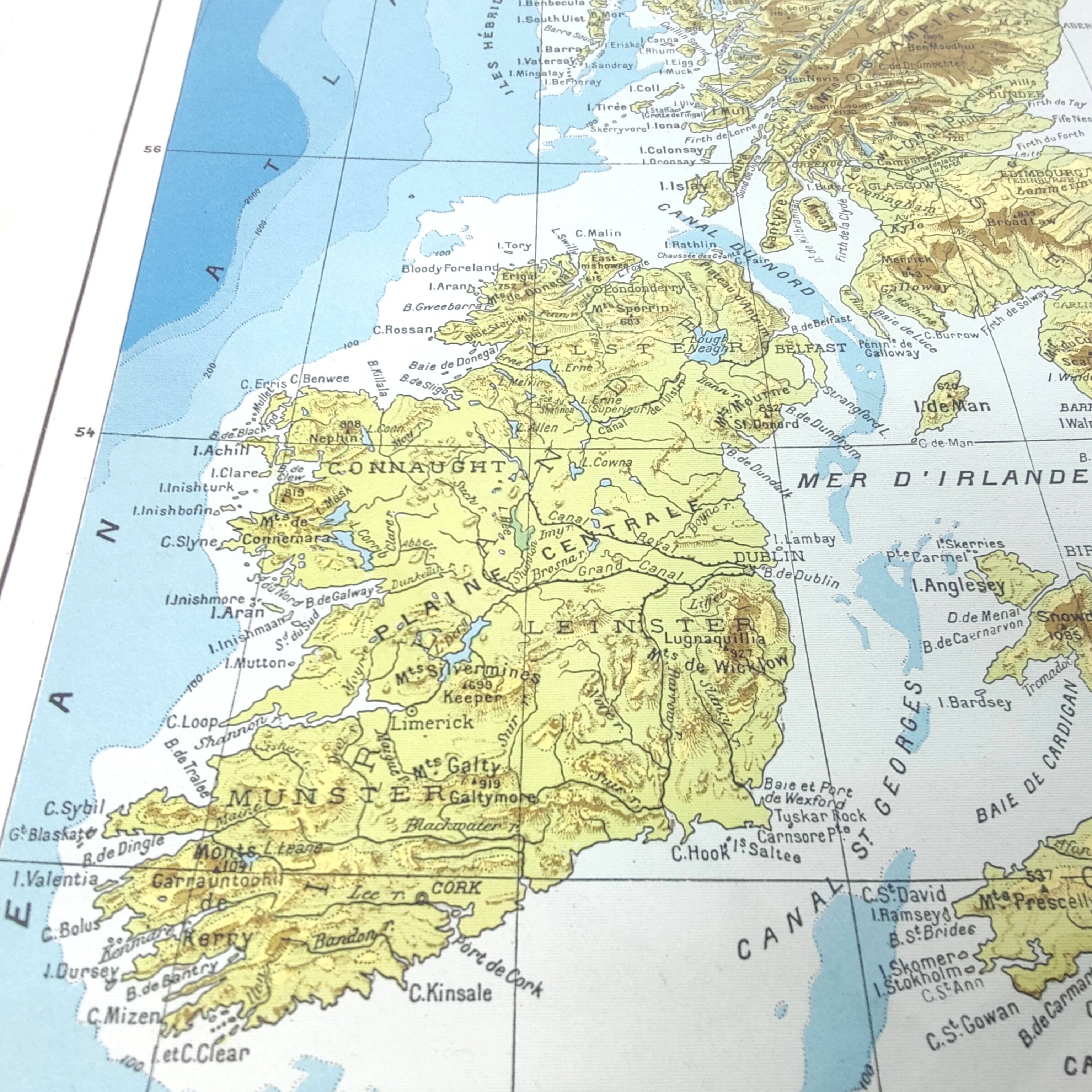 Vintage map of Great Britain and Ireland 43x43cm from 1950