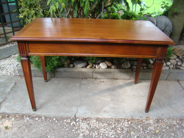 Vintage Louis XVI desk