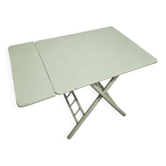 Table en bois repeinte