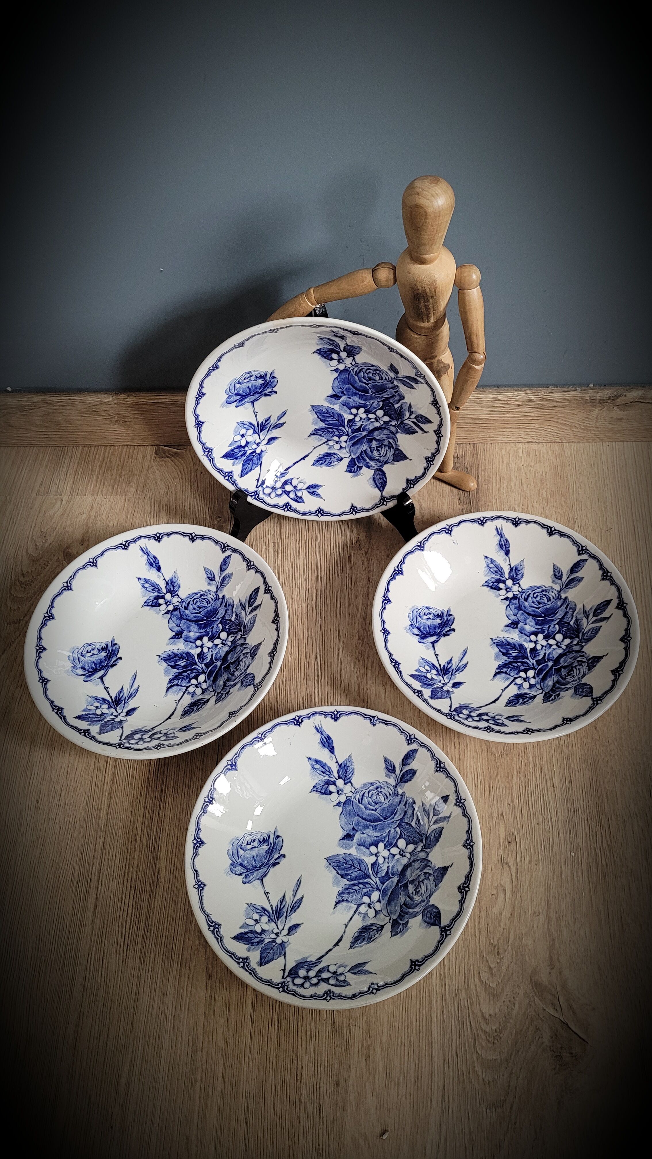 Set 4 plates Ironstone