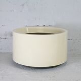Important cylindrical planter in cream lacquered fiberglass, circa 1970