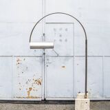 Lampada ad arco Giuliano Cesari ed Enrico Panzeri per Nucleo, Italia anni '70