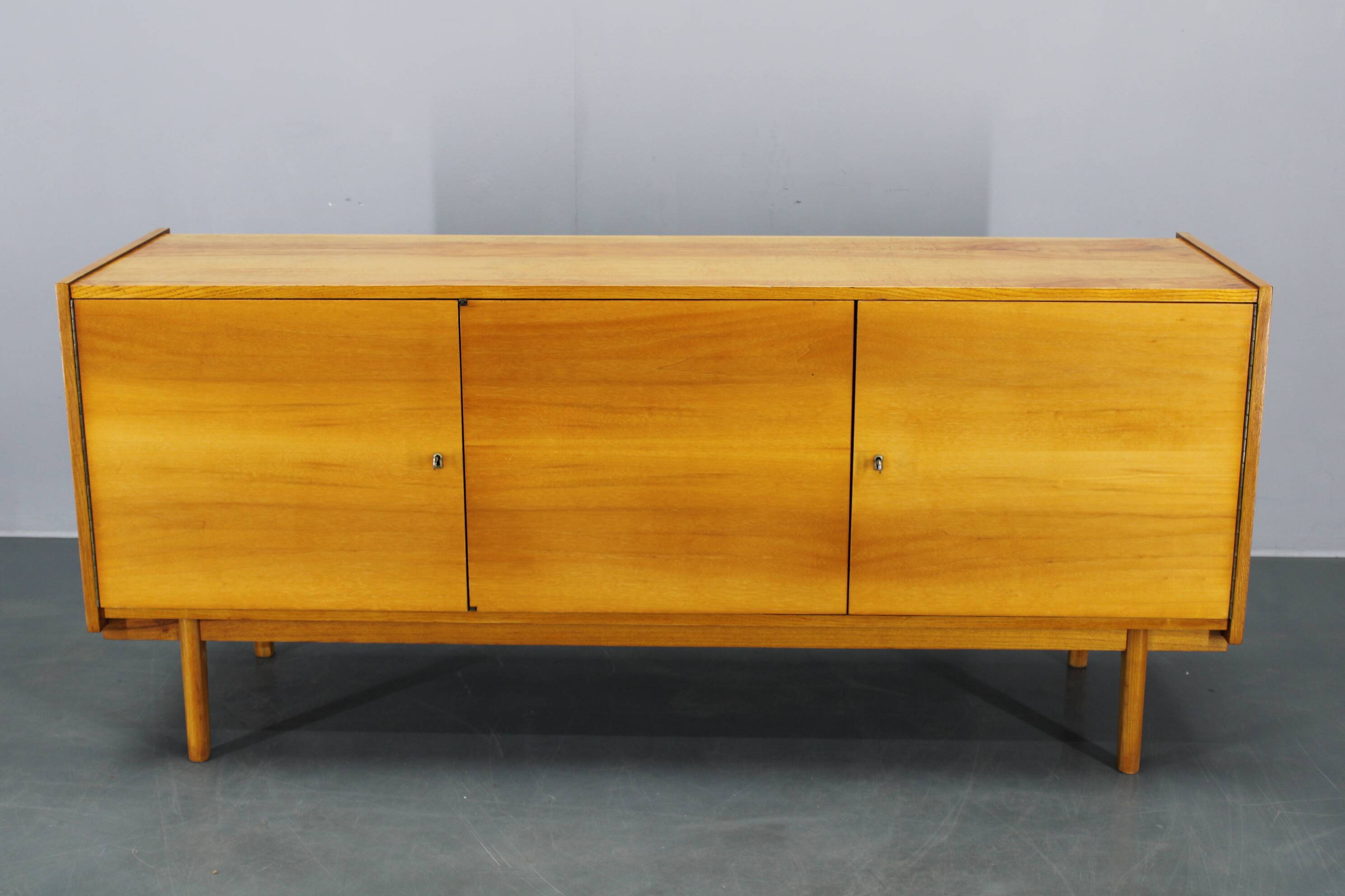 1960s Czechoslovakian maple veneer sideboard, high gloss finish