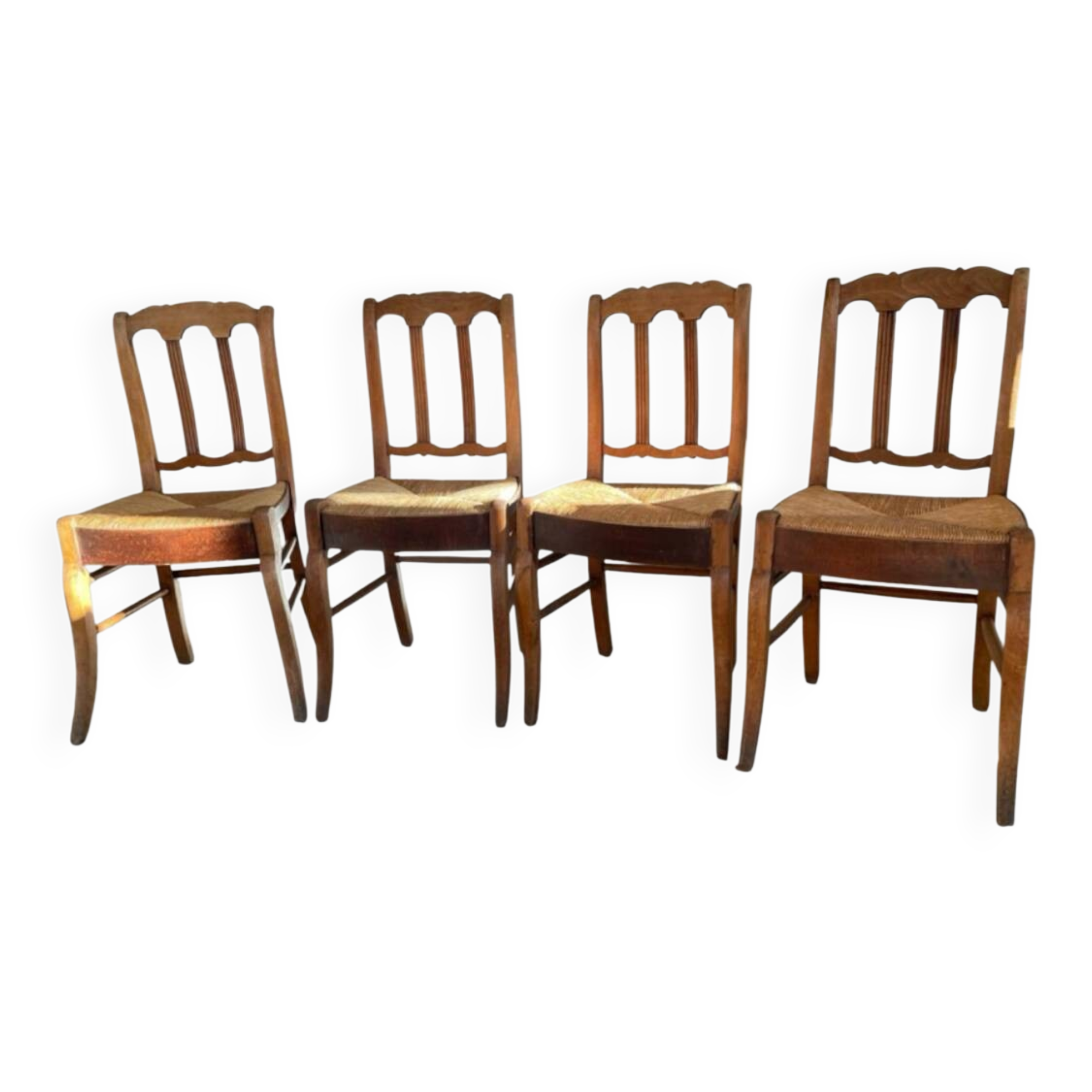 Set of 4 antique light wood chairs: authentic charm and e