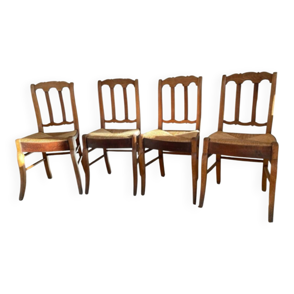Ensemble de 4 chaises anciennes en bois clair: charme authentique et e