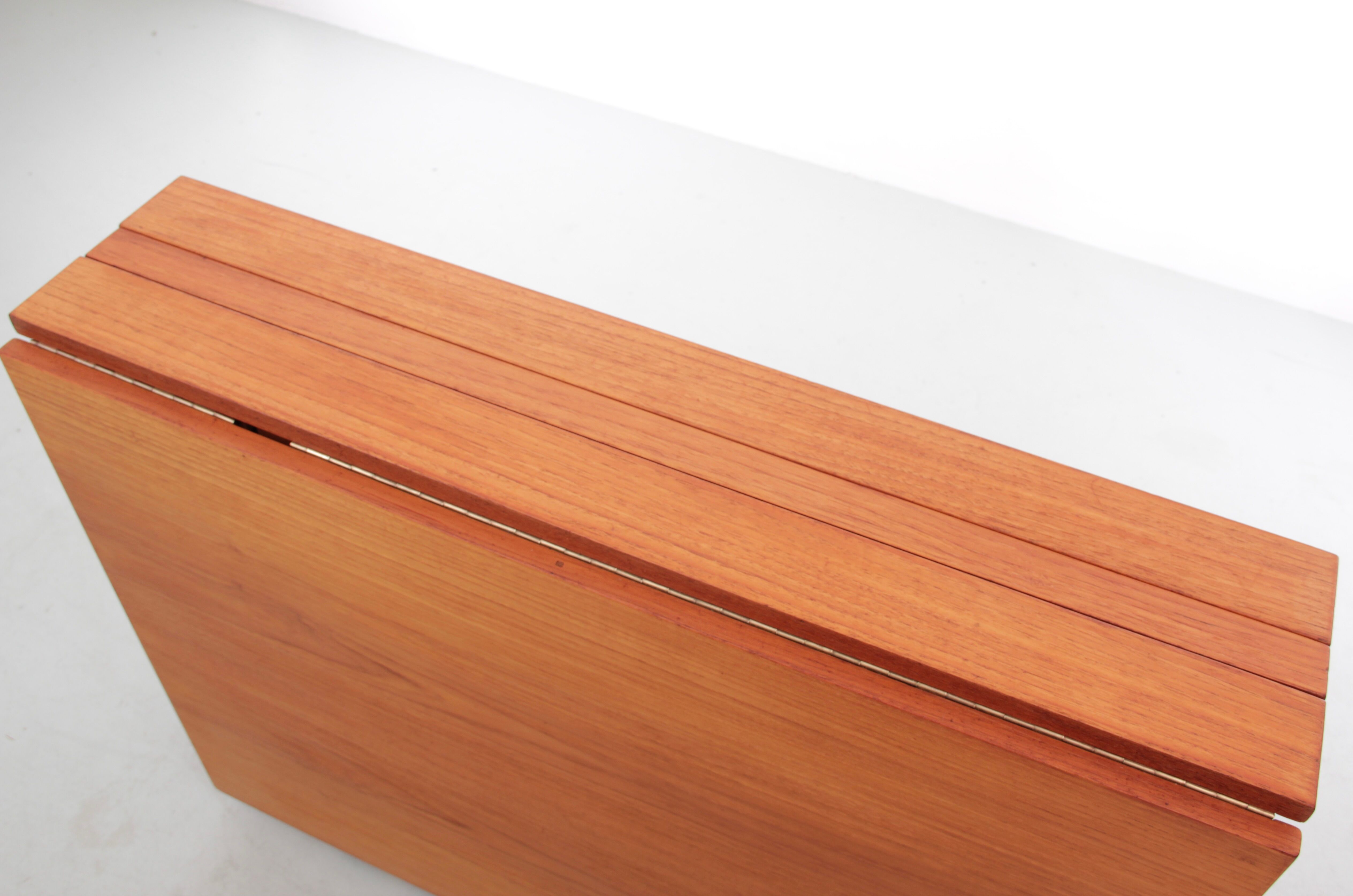 Scandinavian dining table model Maria by Bruno Mathsson in teak, 1960 edition