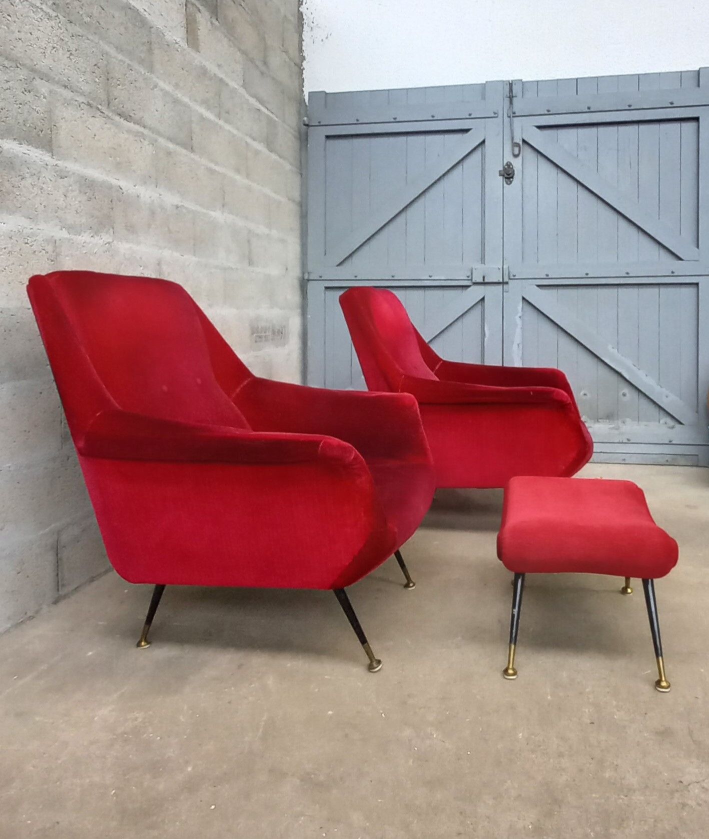 Pair of italian armchairs and ottoman