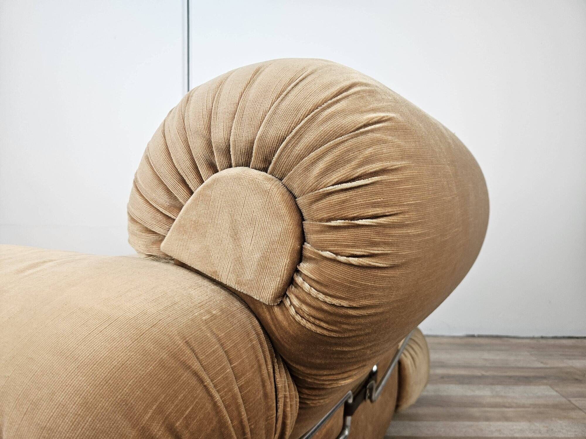 Fauteuil en tissu et acier tubulaire, années 1970