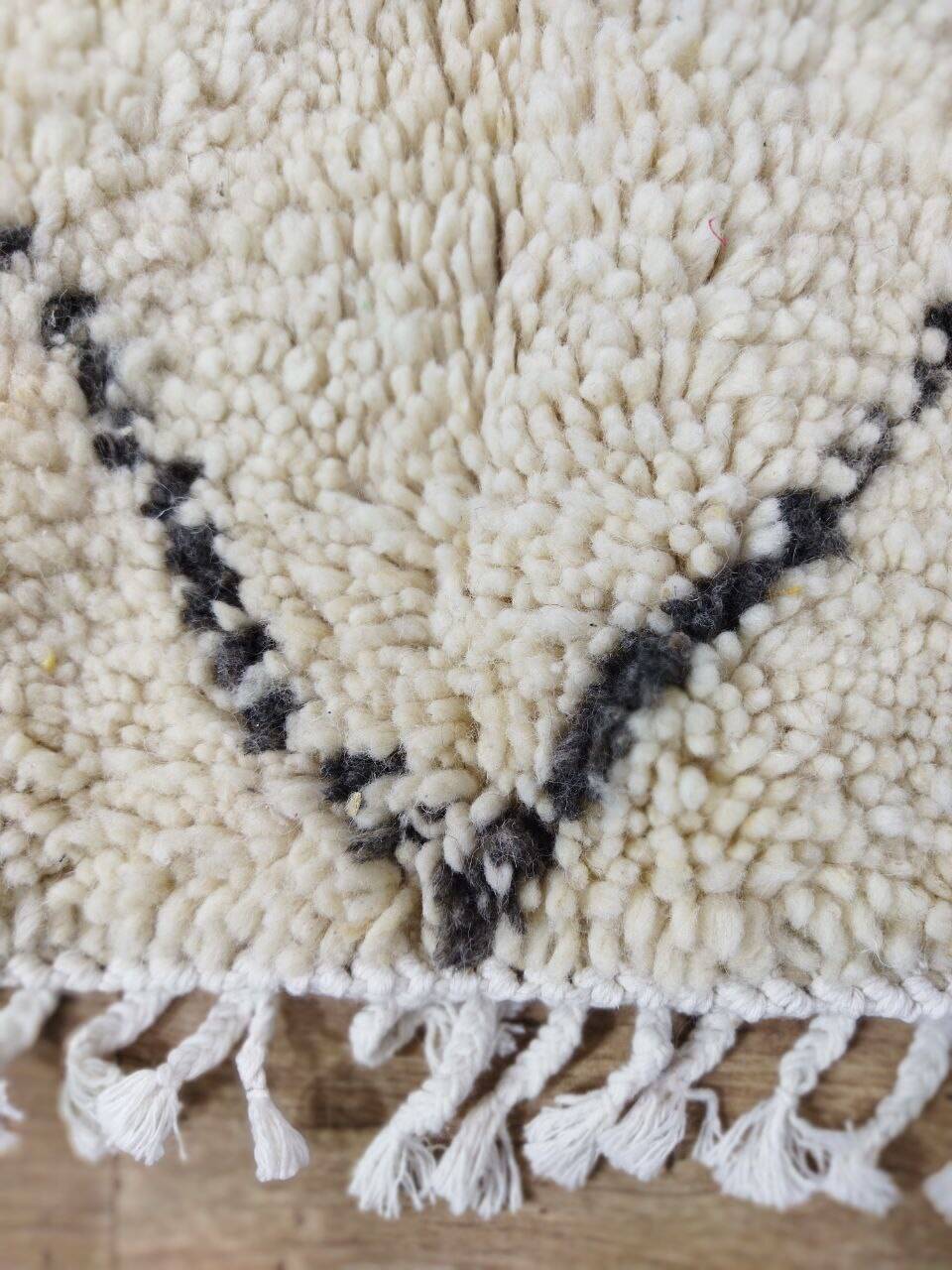 Handmade wool Berber rug 214 x 146 cm