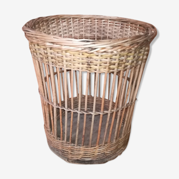 Wicker paper basket