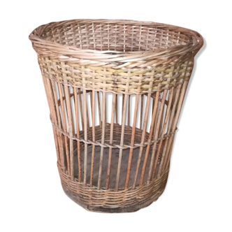 Wicker paper basket