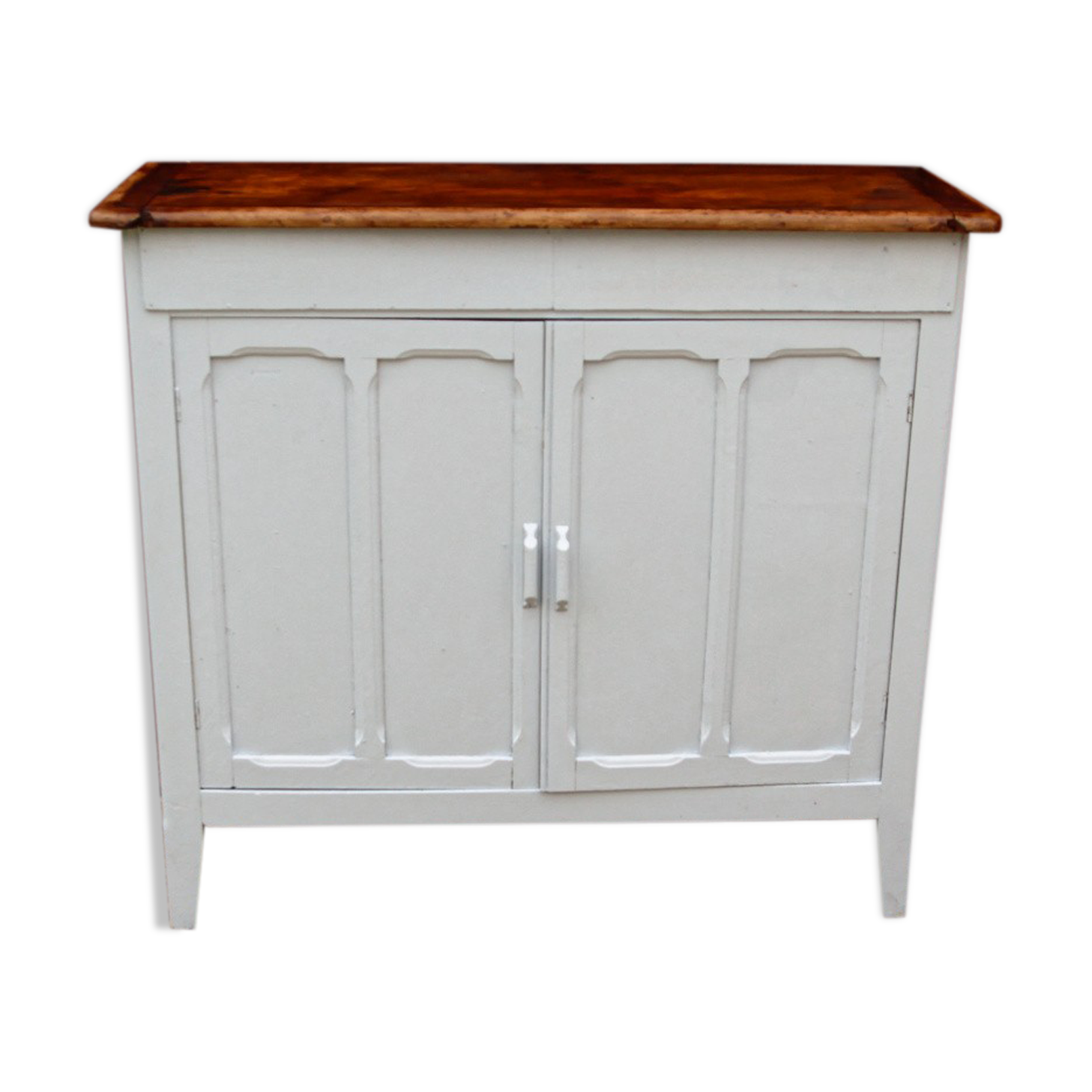 Blue Parisian buffet