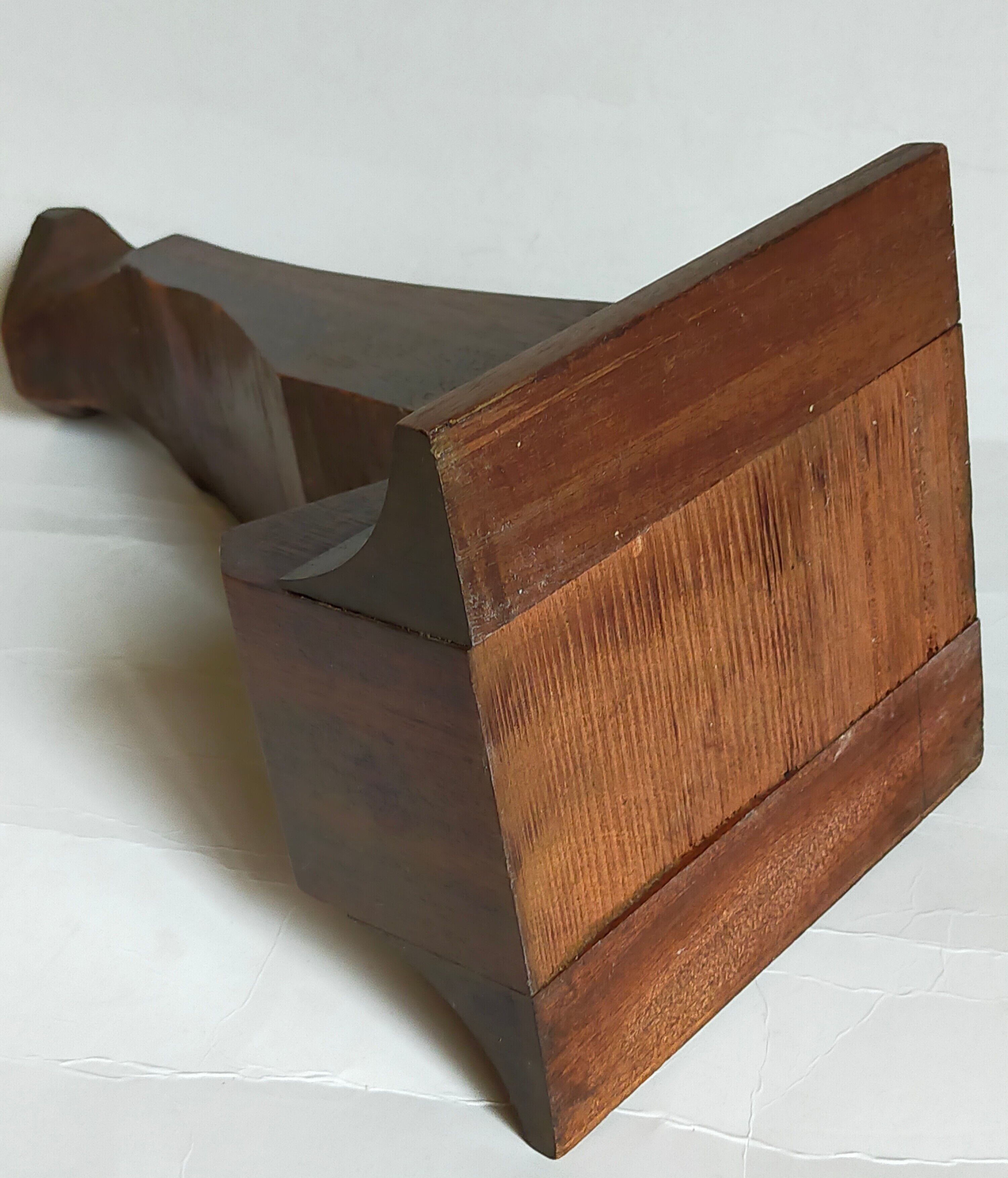 Bust of a woman "the elegant"XIXth in painted plaster signed on its solid wood base