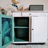 Buffet down Mado renovated tropical paper