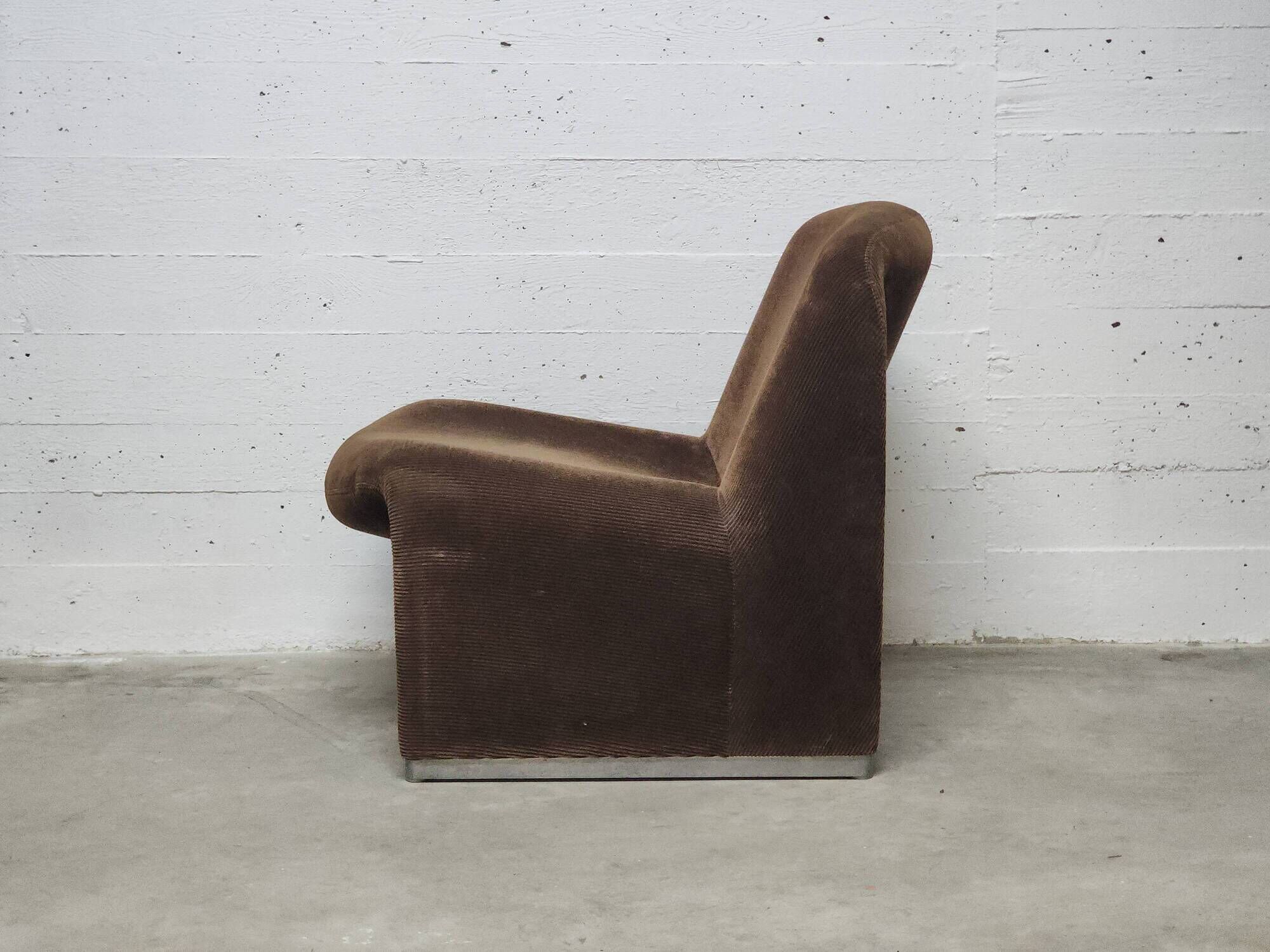 Alky Lounge Chair by Giancarlo Piretti for Anonima Casteli (brown corduroy)