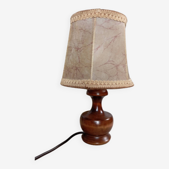 Turned wood table lamp, veined lampshade, vintage