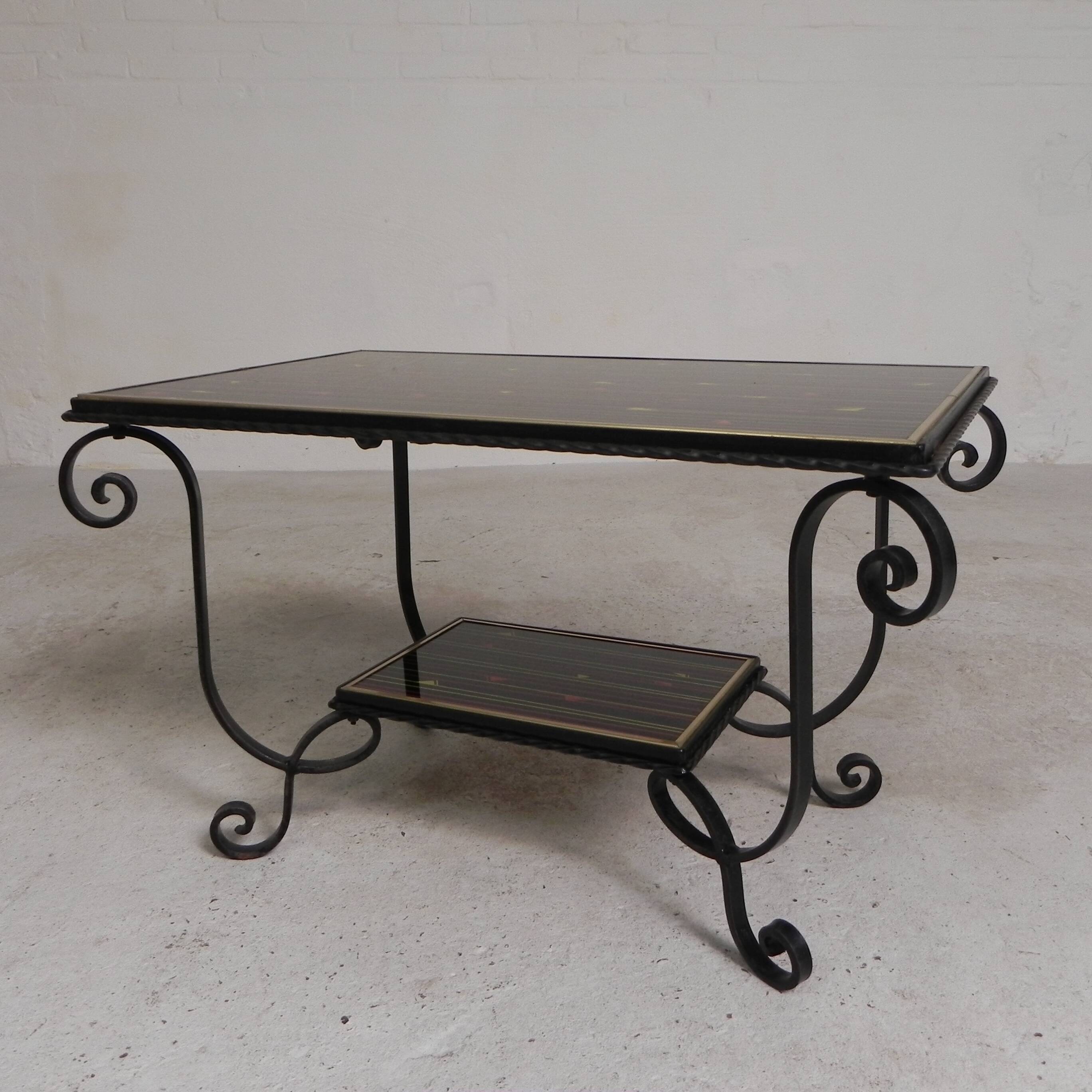 Table basse vintage avec 2 plateaux en verre avec impression des années 50