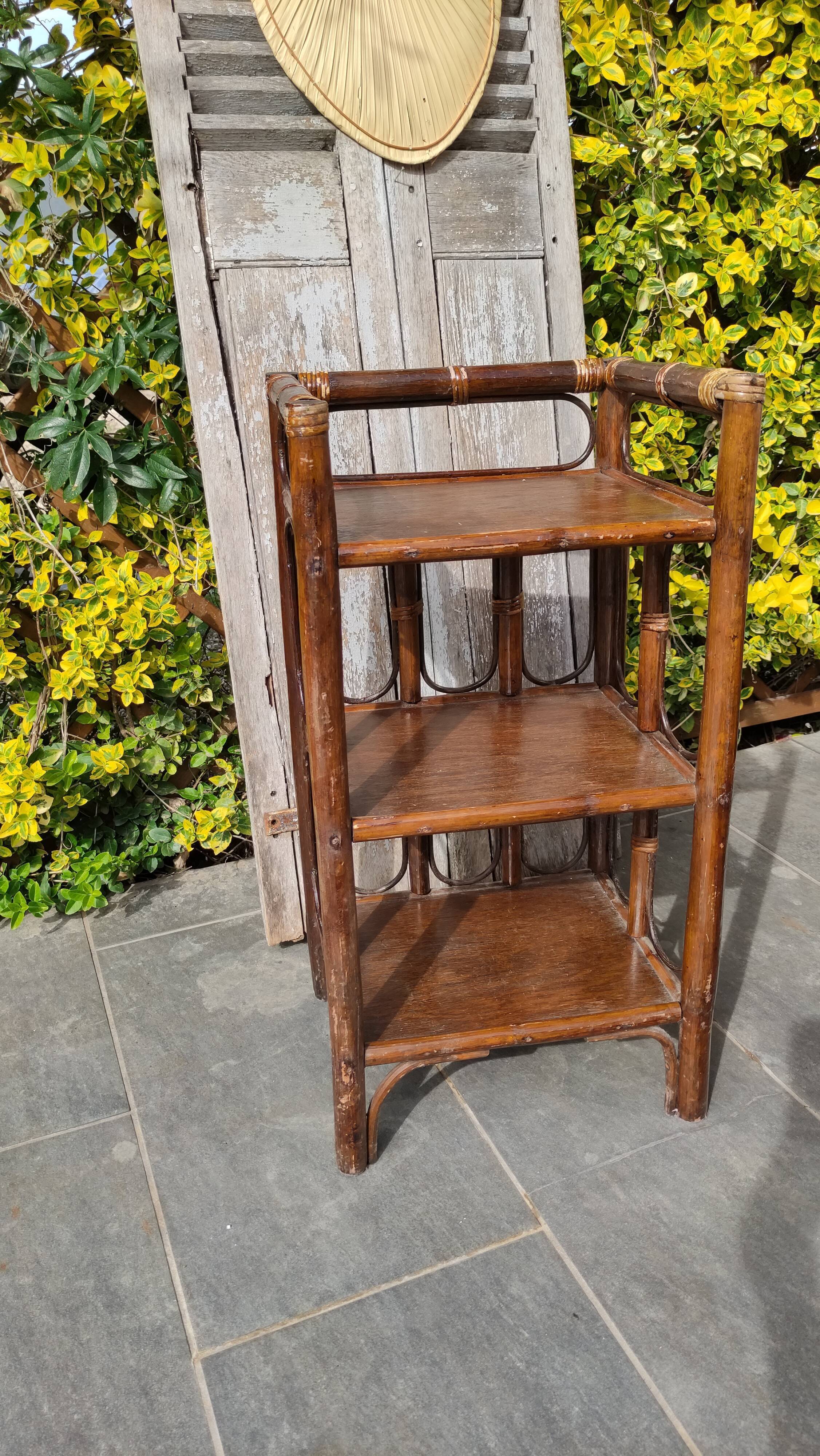 Duo d'étagères en rotin vintage