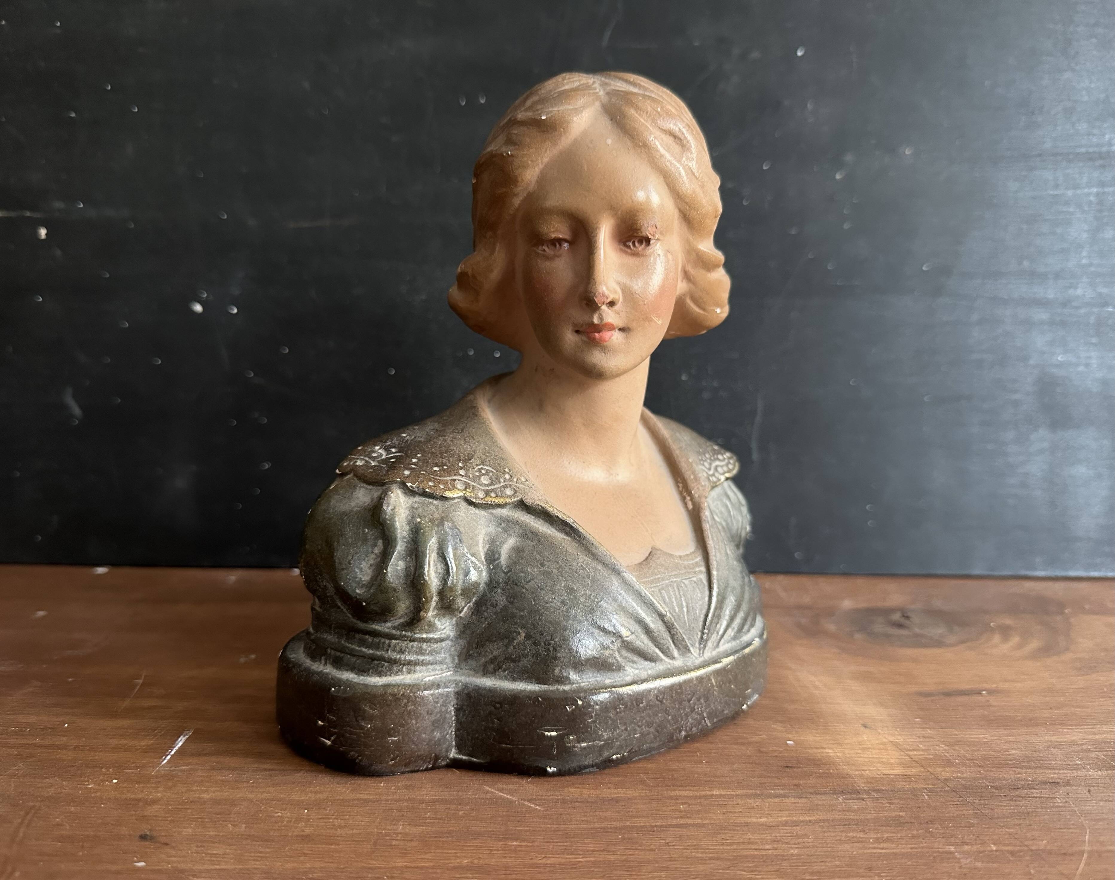 Buste de femme Art nouveau en plâtre polychrome, vers 1900