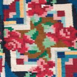 Rug with roses made by hand in Romania
