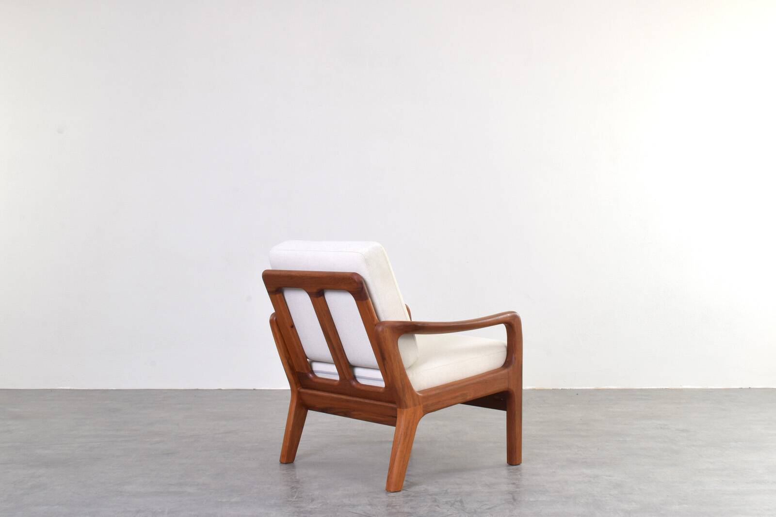 Lounge chair by Juul Kristensen and danich teak lounge chair, set of 2