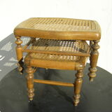 Paire de reposes-pieds en bois et cannage ancien