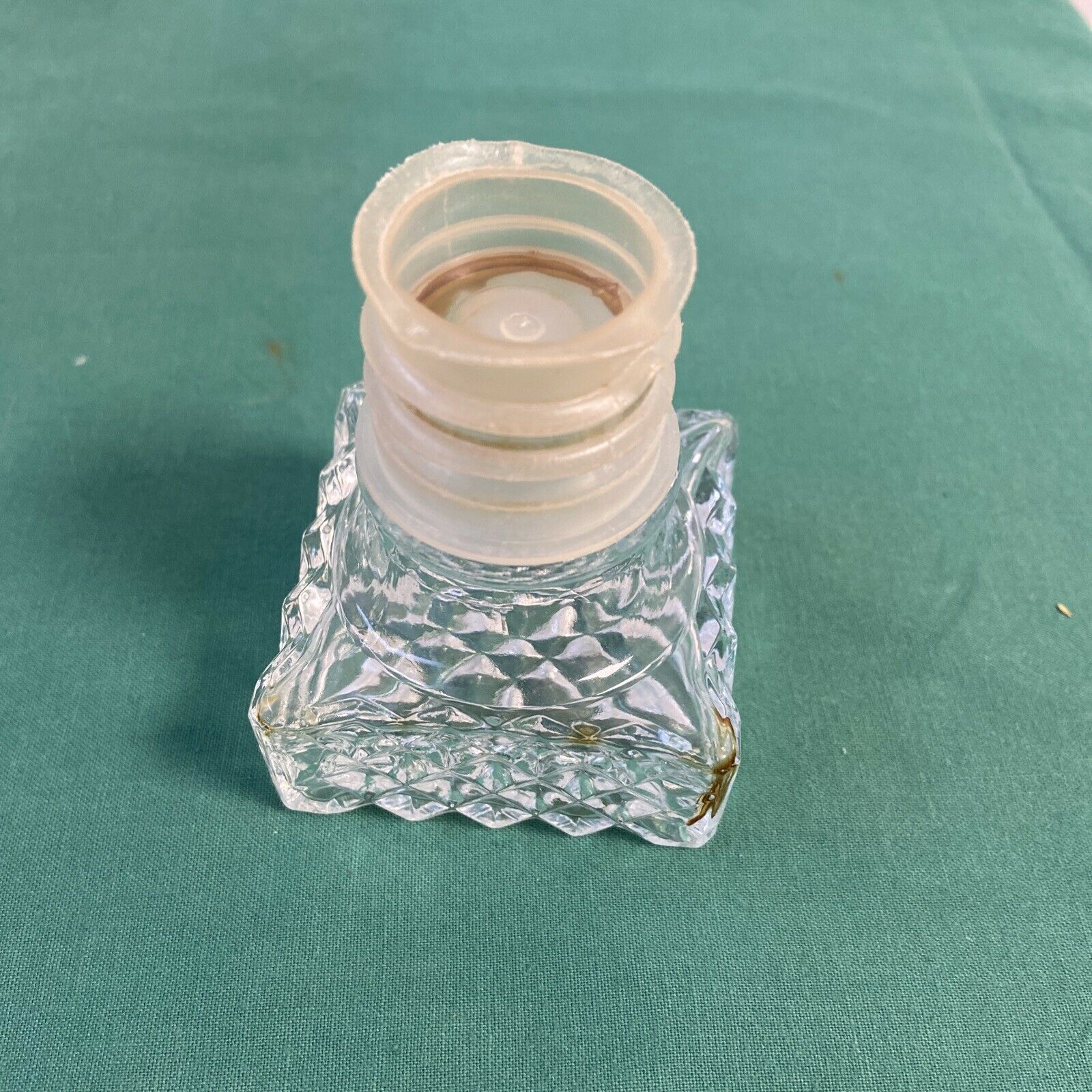 Glass decanter facets whisky deco vintage bistro bar