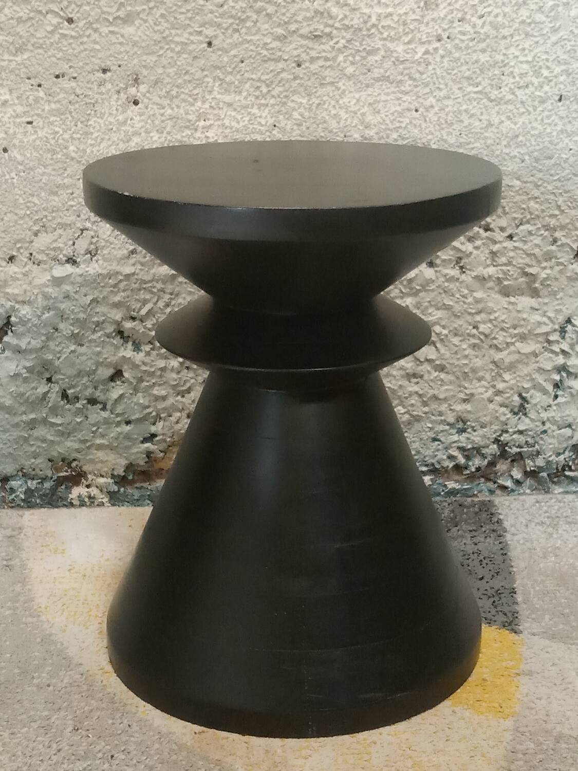 Tabouret en bois massif