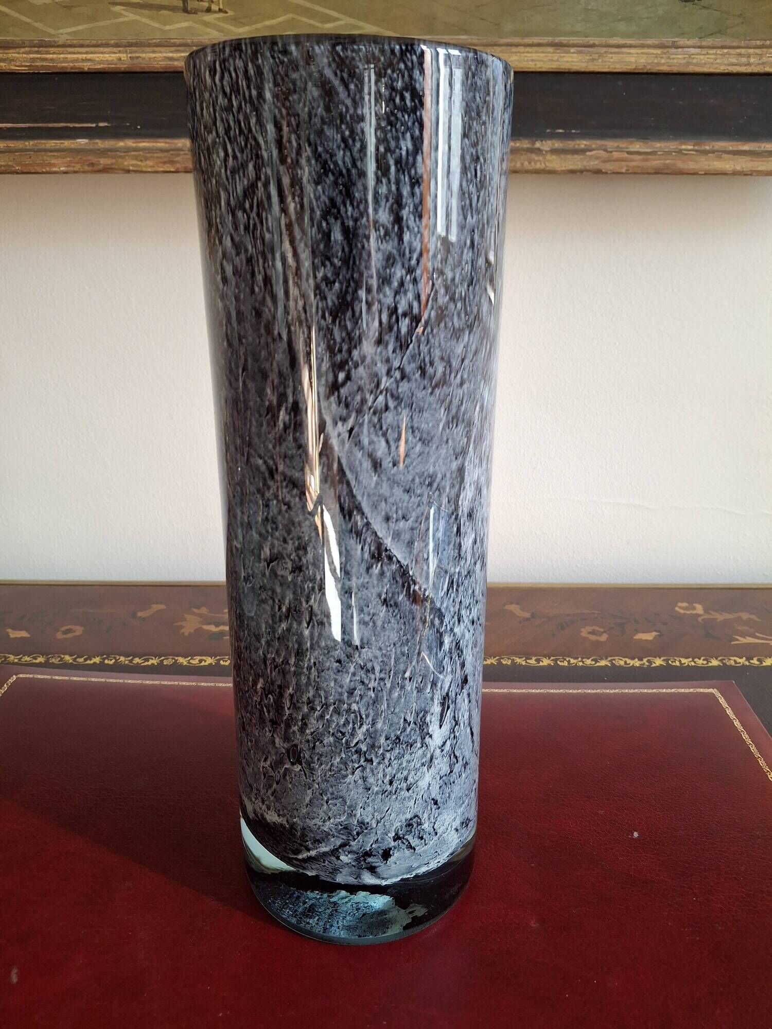 Large blown glass roller vase with speckled gray/purple camaieu decor