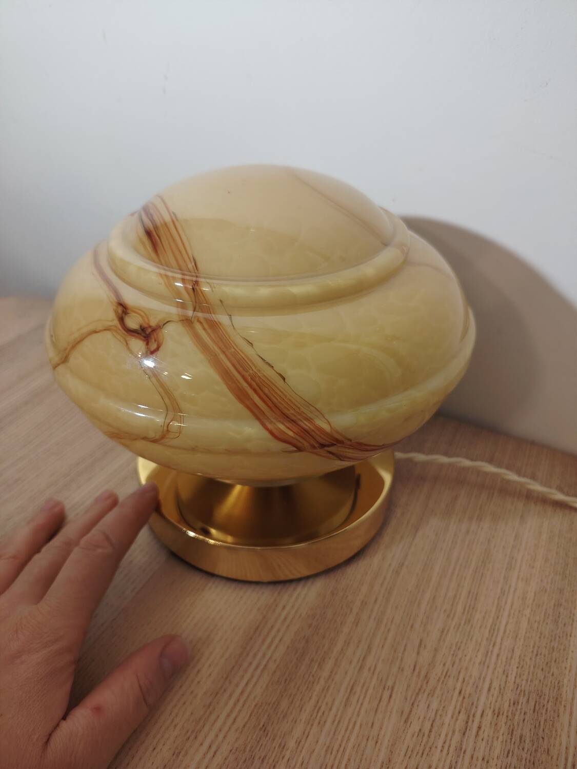 Yellow and brown marbled opaline lamp