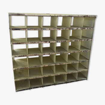 Postal sorting cabinet