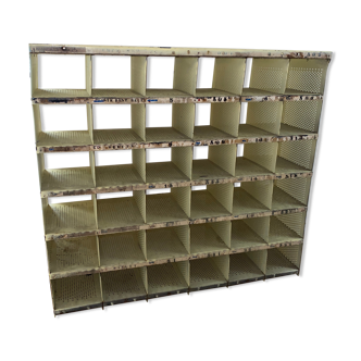 Postal sorting cabinet