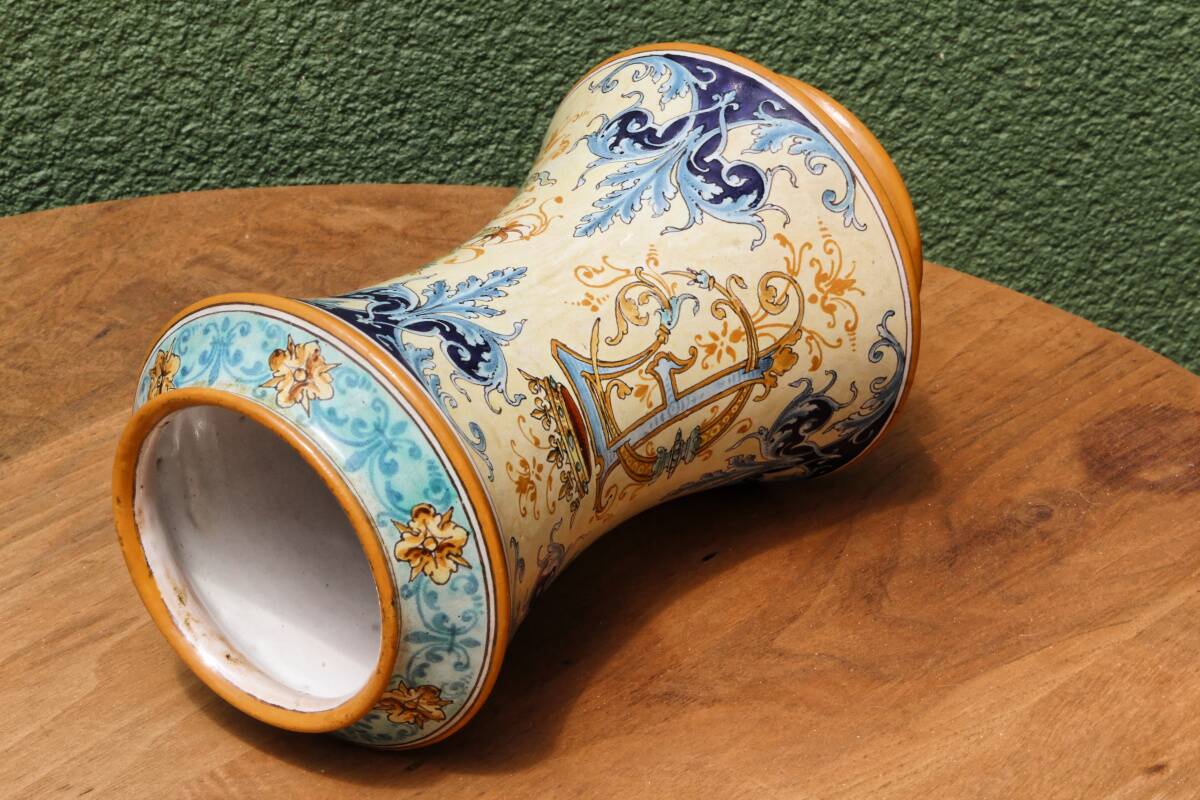 Albarello signé Ulysse de Blois, style Renaissance