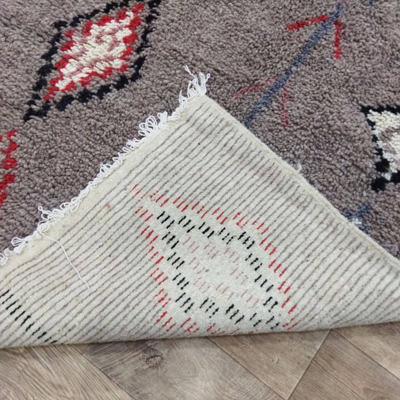 Azilal Berber rug in handmade wool 306 X 190 CM