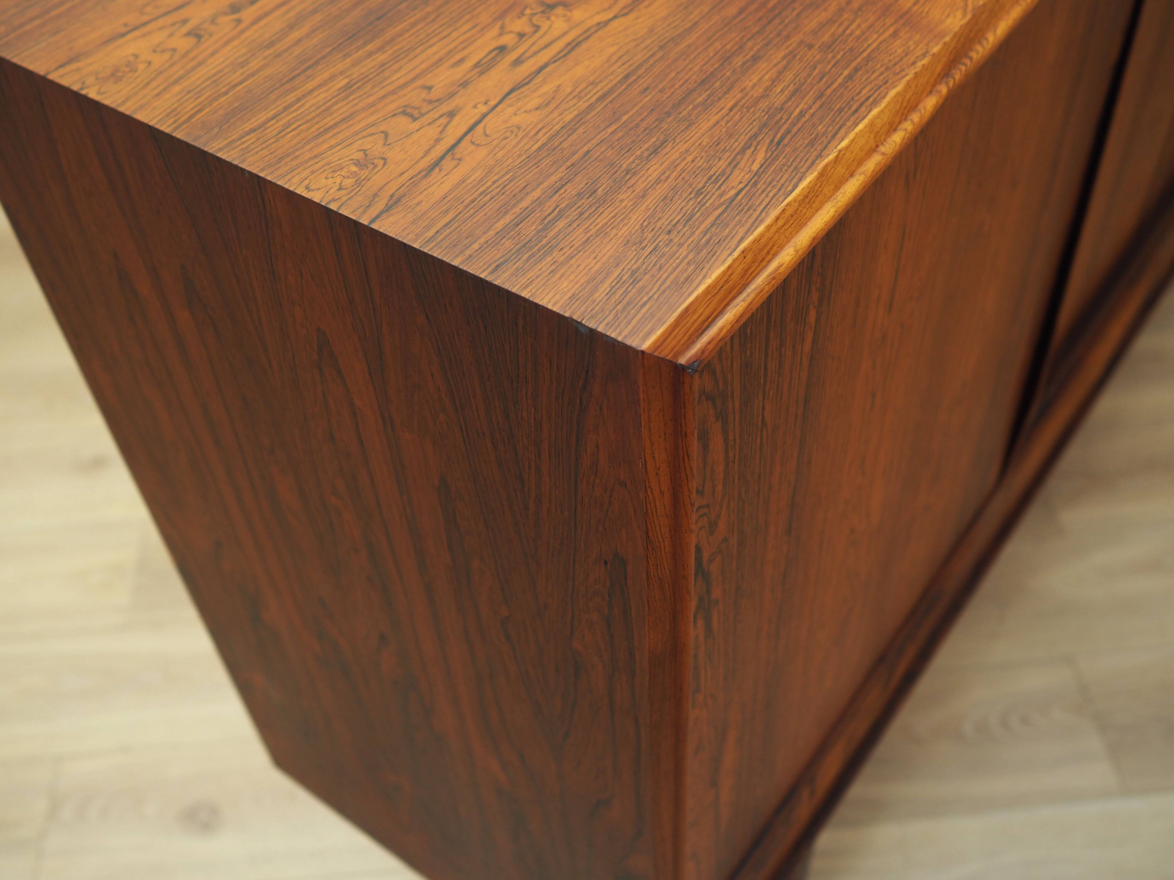 Enfilade en palissandre, design danois, années 1960, designer : E.W. Bach