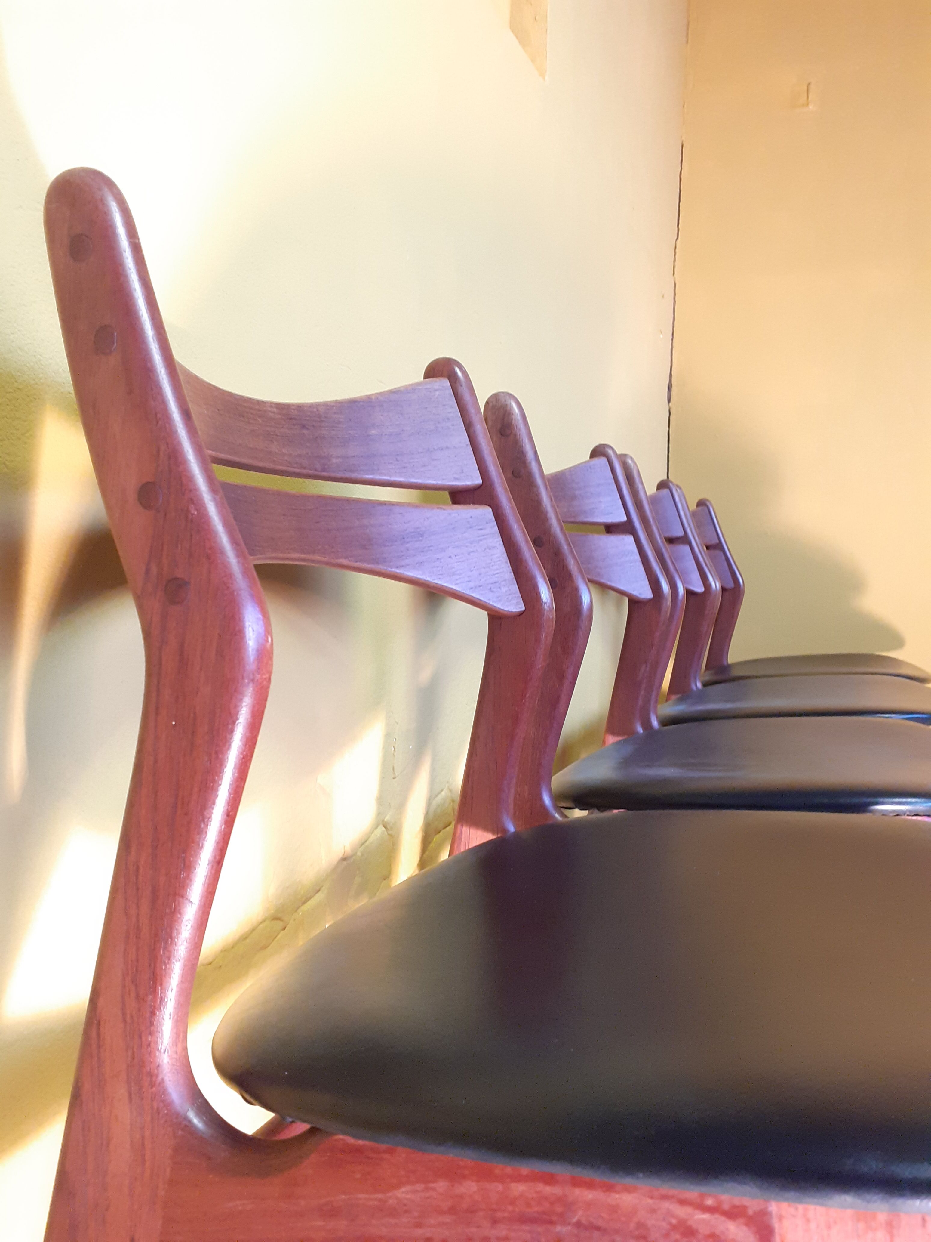 4 Danish chairs in solid teak, model 310 , design Erik Buch