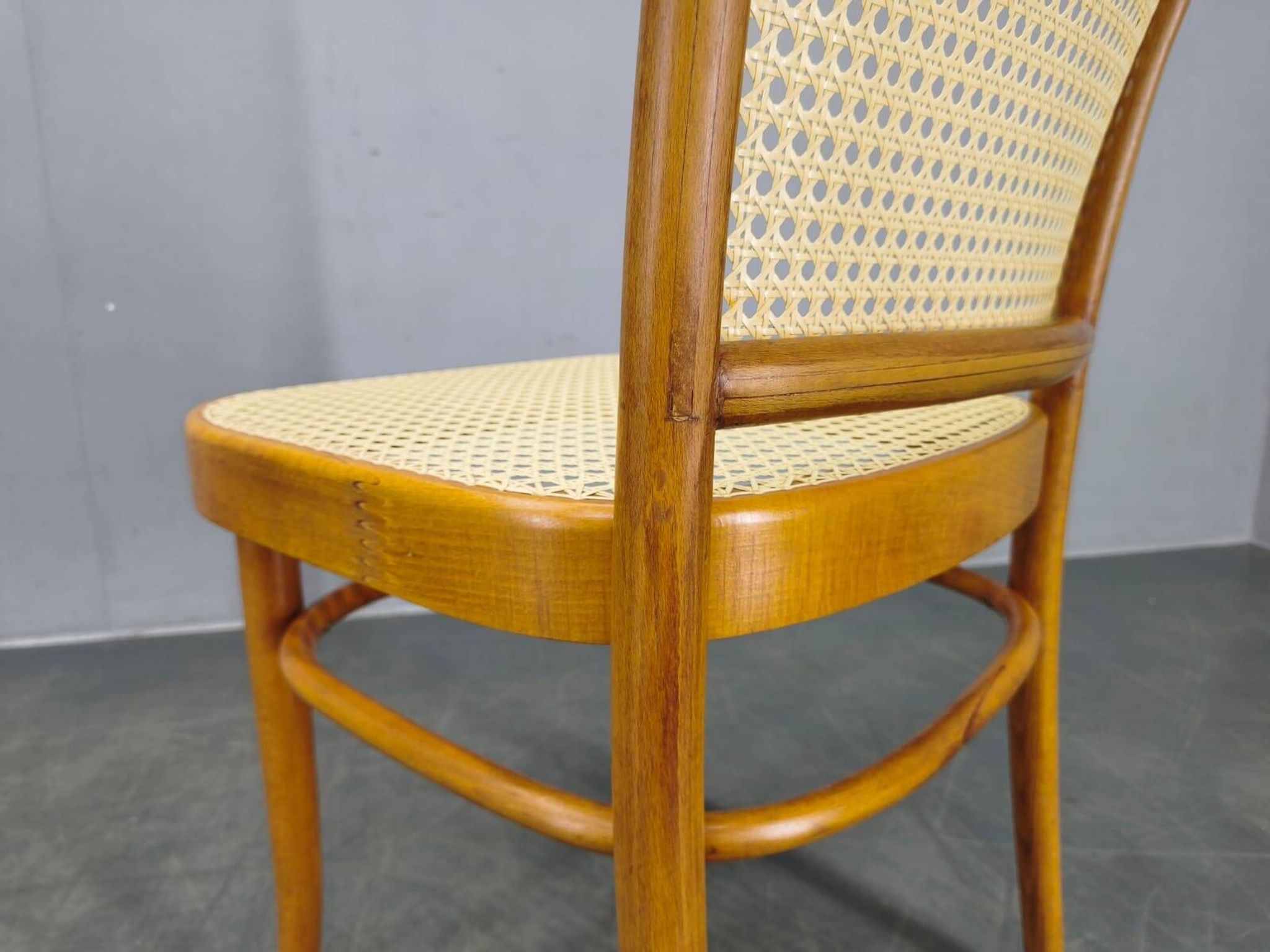 Ensemble de 4 Chaises en Bois Cintré No. 811 après Hoffmann, années 1990
