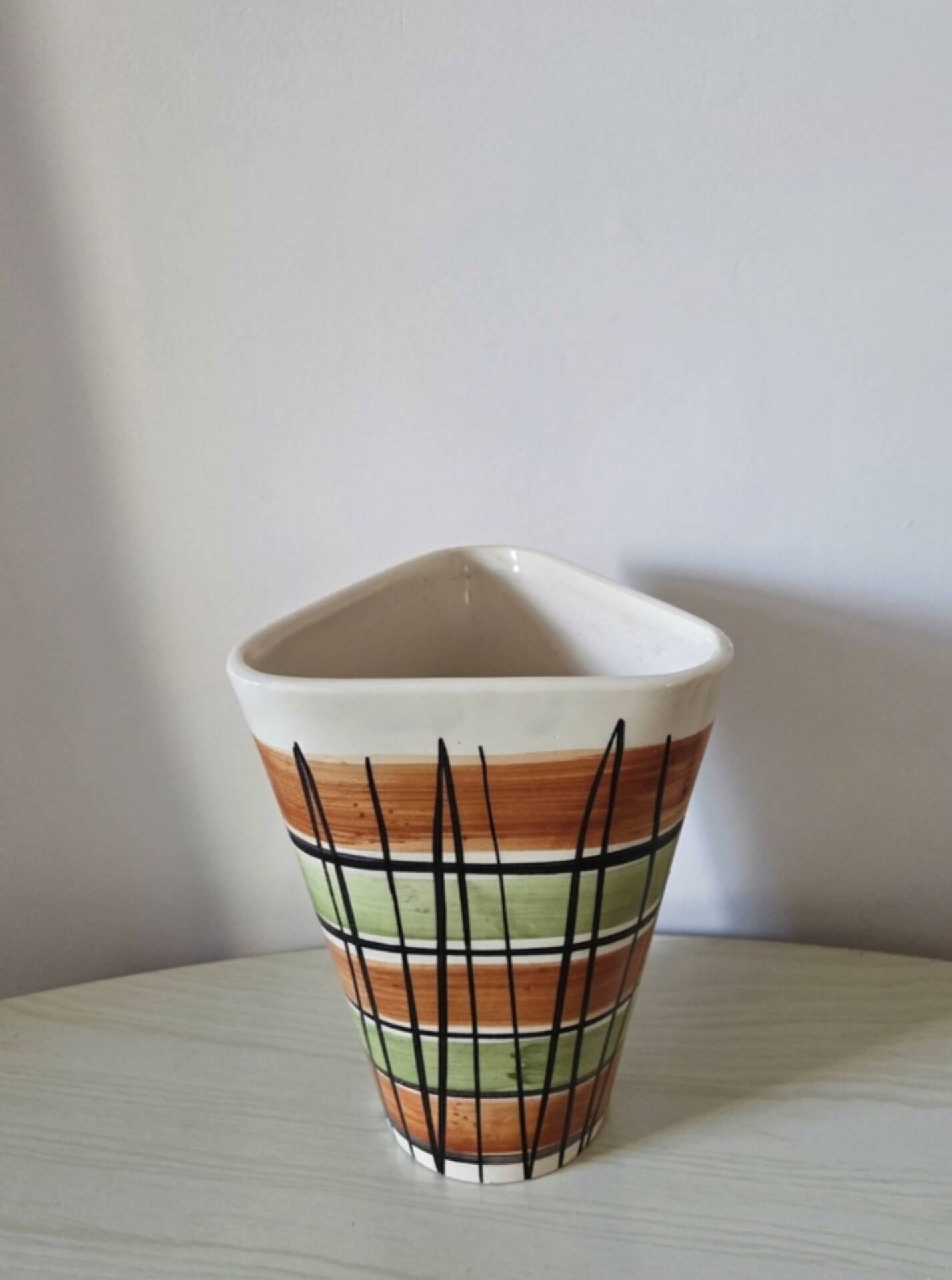 Free-form vase Poët-Laval