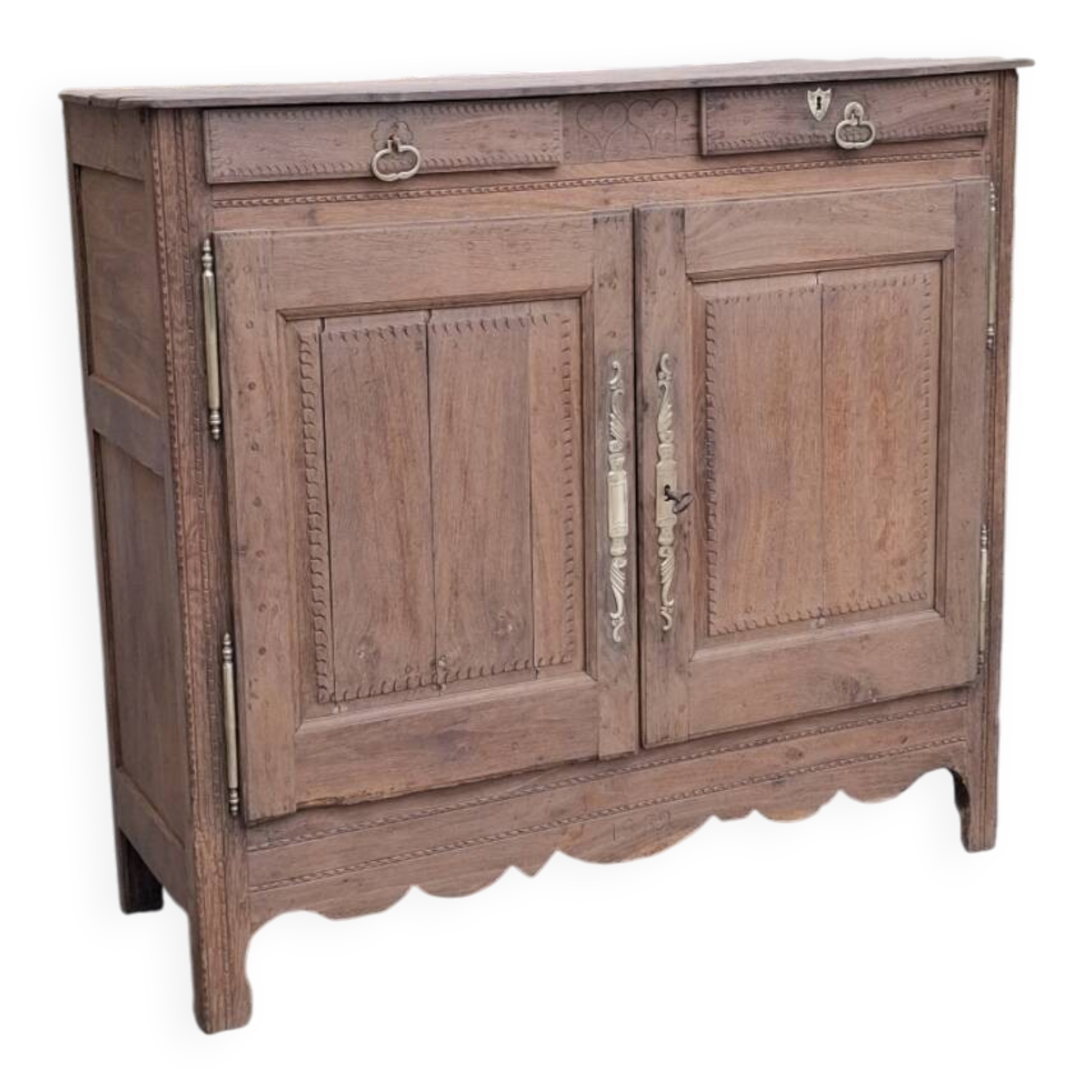 Renovated sideboard from 1839